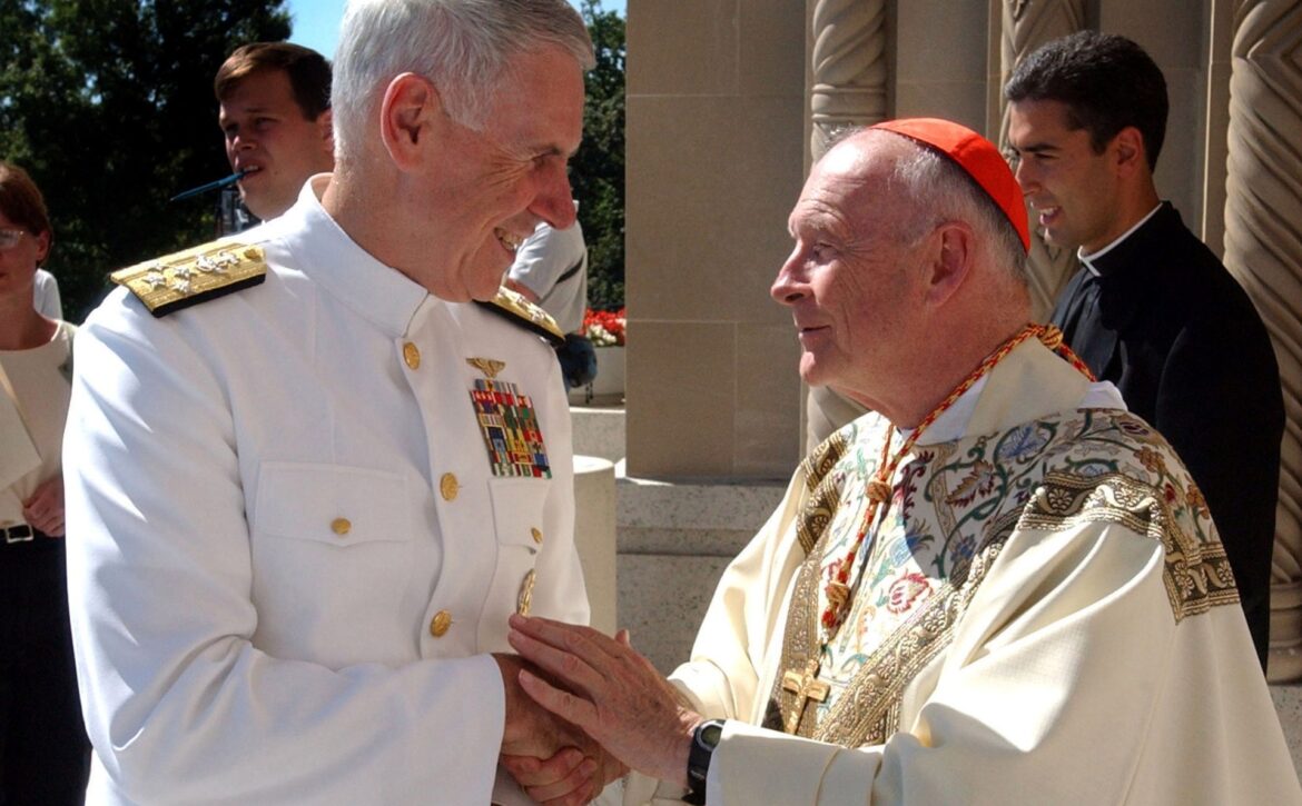 1920px-US_Navy_010916-N-3235P-001_Admiral_William_Fallon_Vice_Chief_of_Naval_Operations_greets_His_Eminence_Theodore_Cardinal_McCarrick_Archbishop_of_Washington