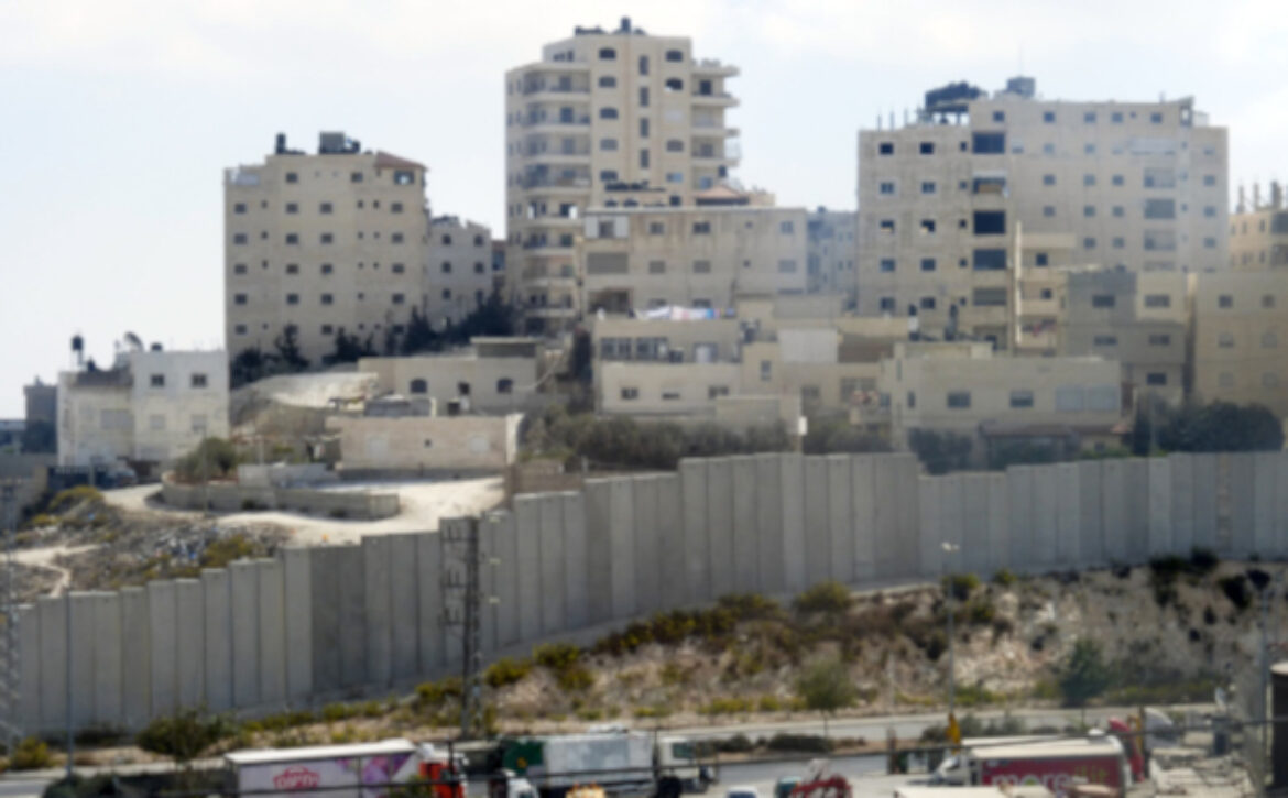 campagne_apartheid_photo_depliant_4_v2-3