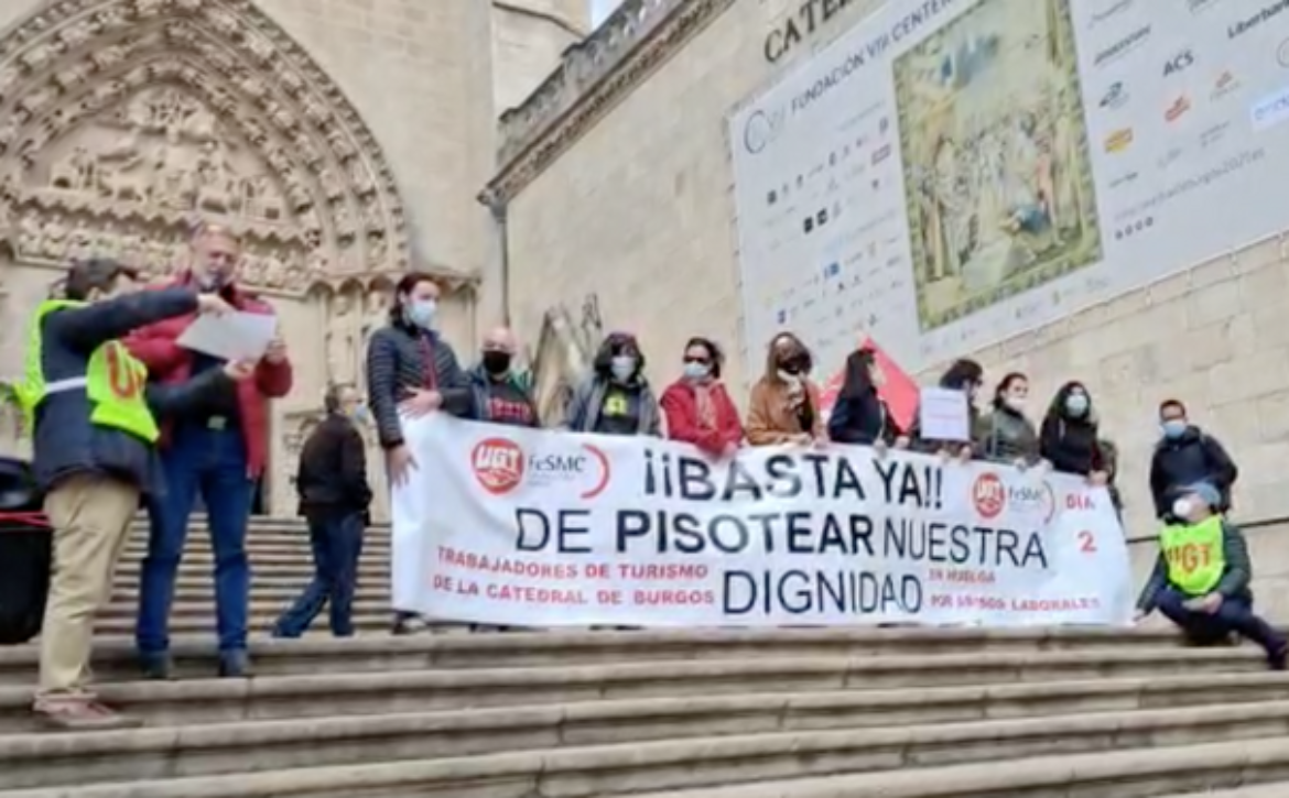 trabajadores-catedral-Burgos-huelga_2440565926_16002075_667x375