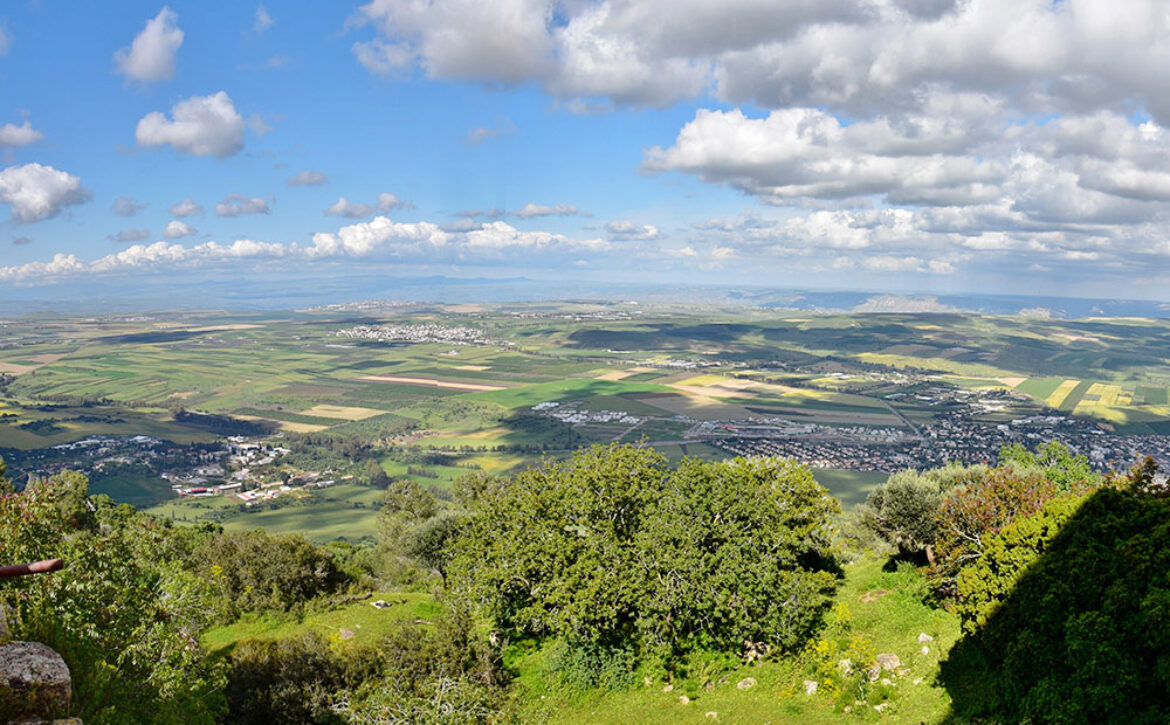 View_from_Mount_Tabor_panorama,_2019_(01) CROP