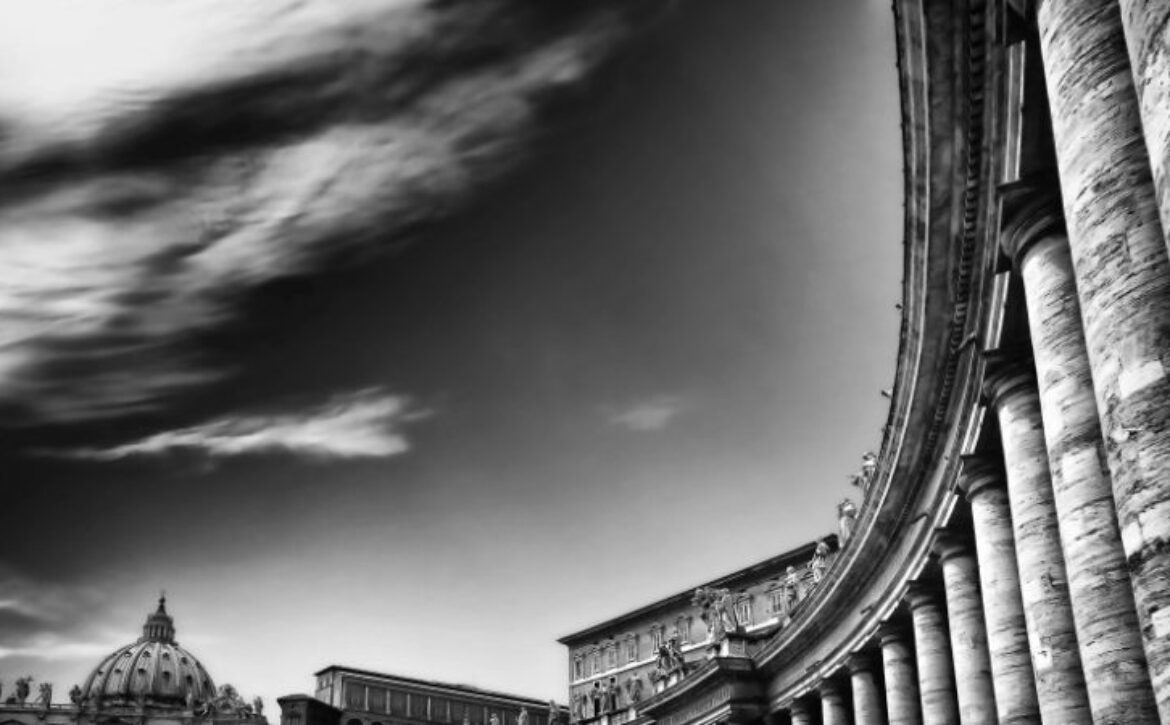 Black-and-white-Vatican-City-600×960-1-940×450