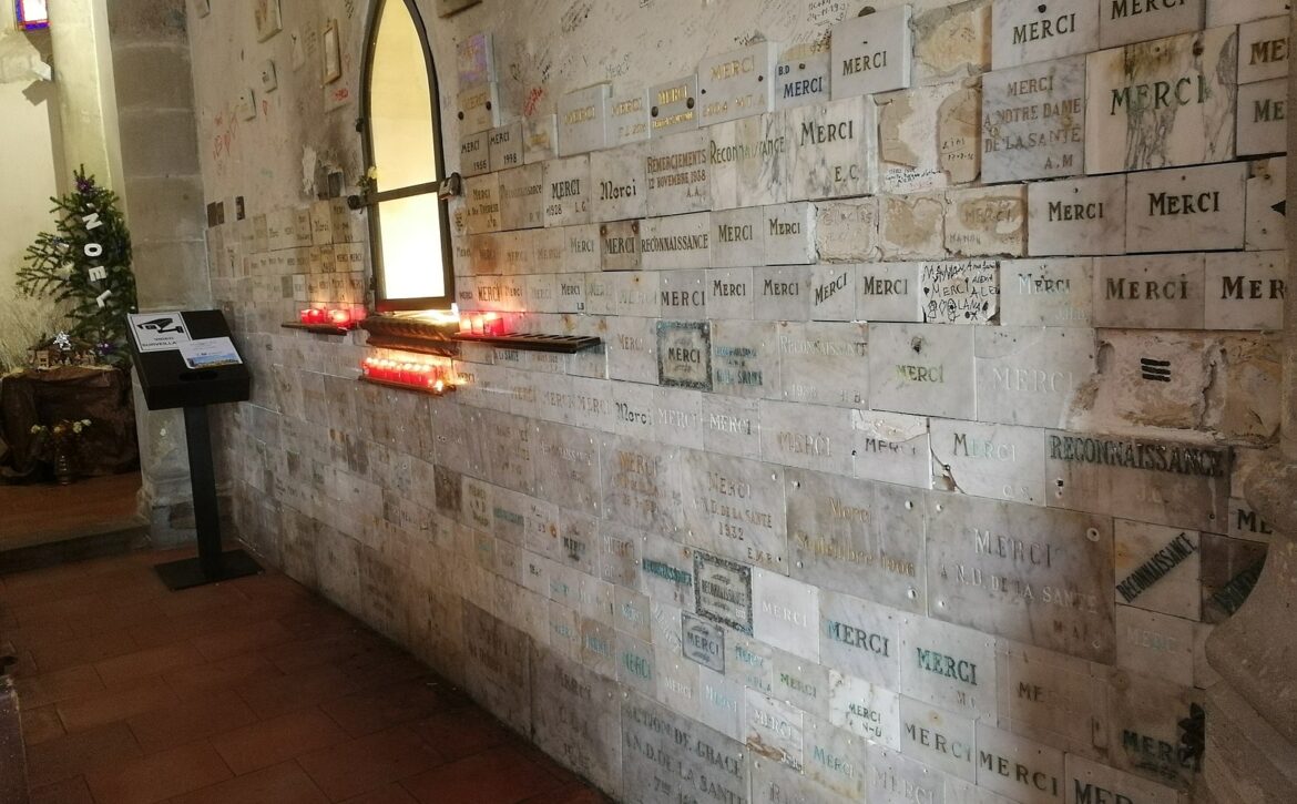 Ex-voto_de_l’église_Notre_Dame_de_la_Santé