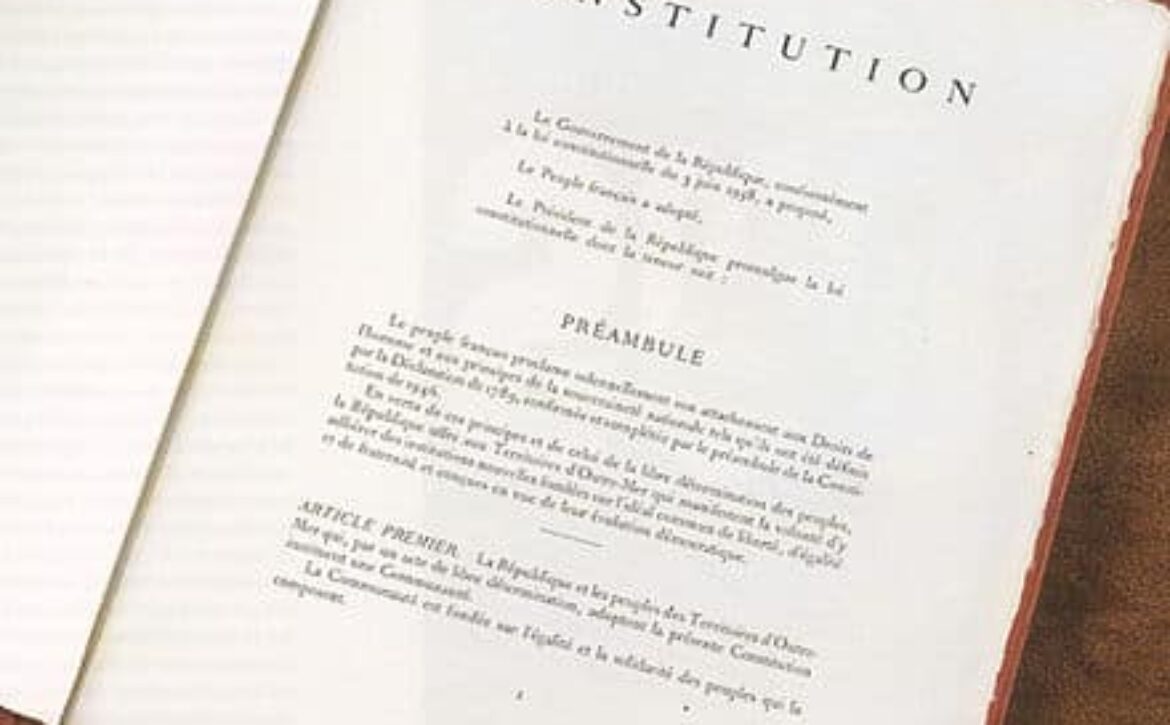 440px-Constitution_sceau