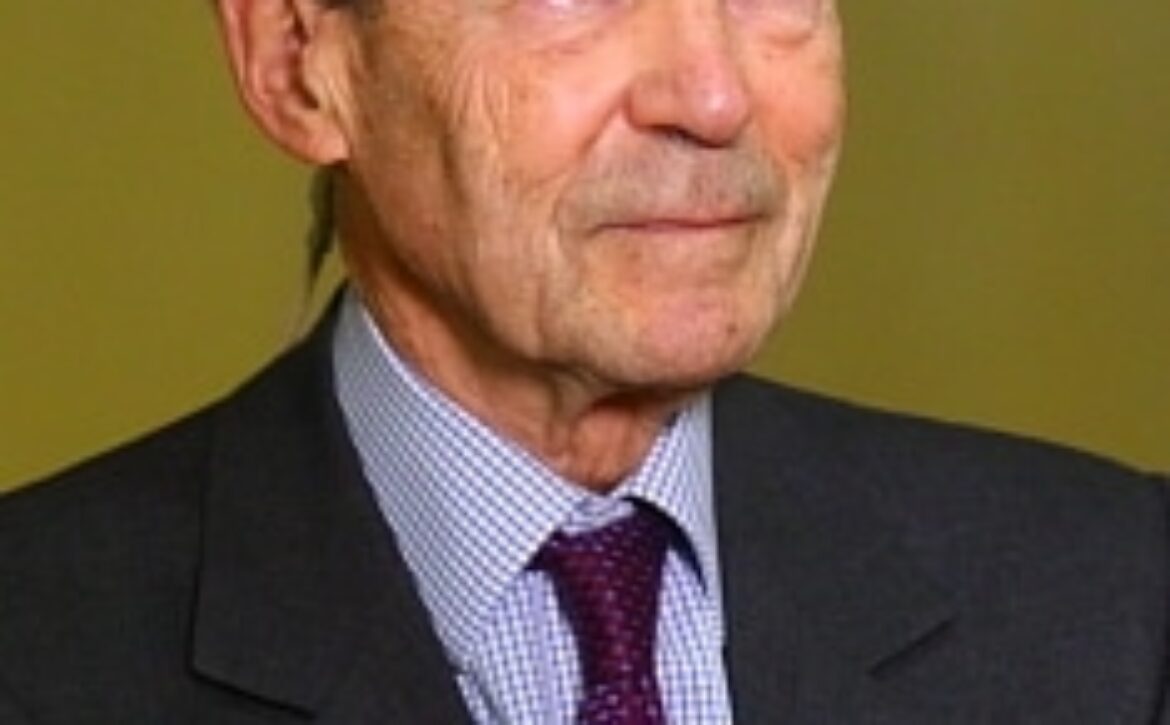 Robert_Badinter_2013_cropped