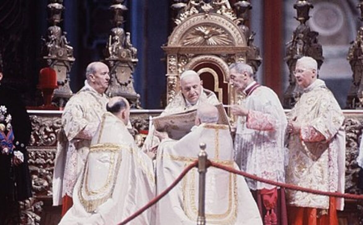 Giovanni_XXIII_durante_il_Concilio_Vaticano_II_(Lothar_Wolleh)