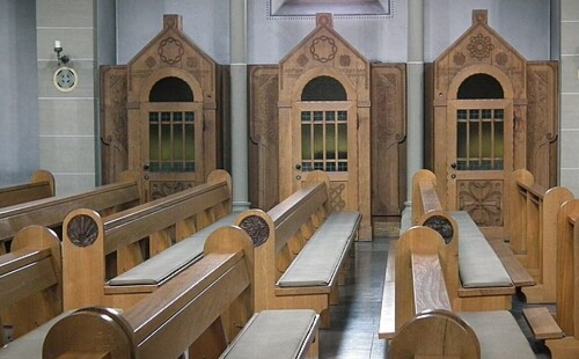 Beichtstühle_St_Sebastian_Ketsch